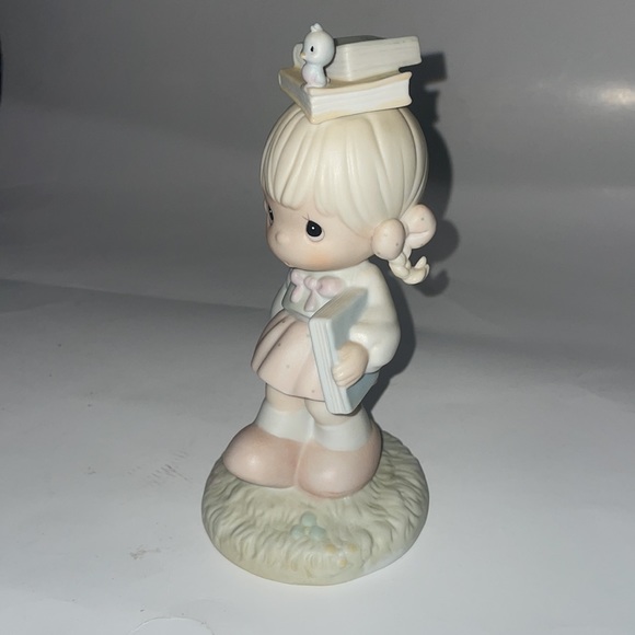 Precious Moments September 1988 Figurine - Picture 2 of 5